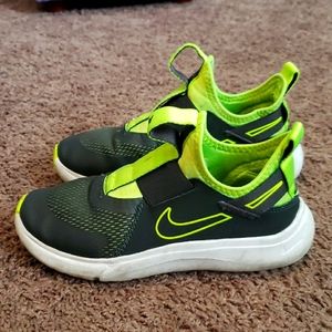 Boy's green and black Nike Running shoes size 1